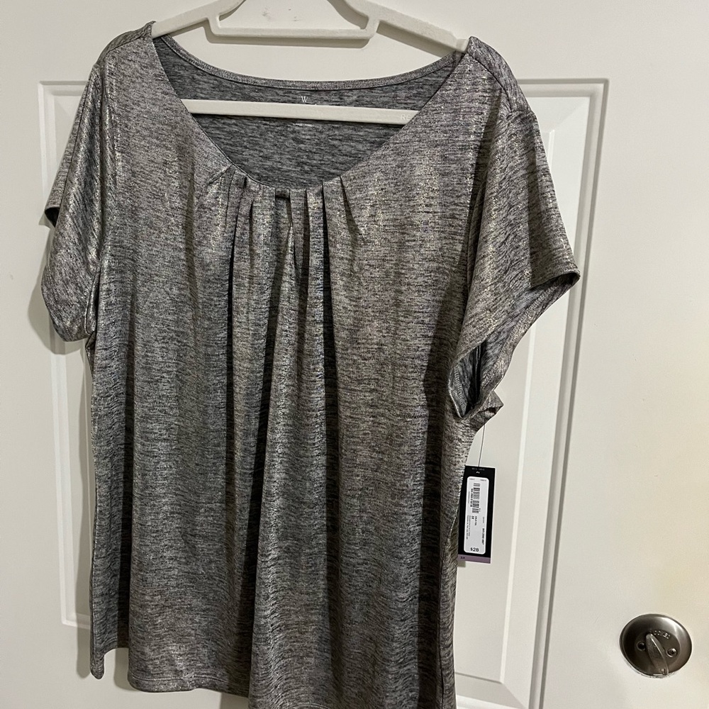 Plus Size Top Size 3X Silver/ Gray with gold specs